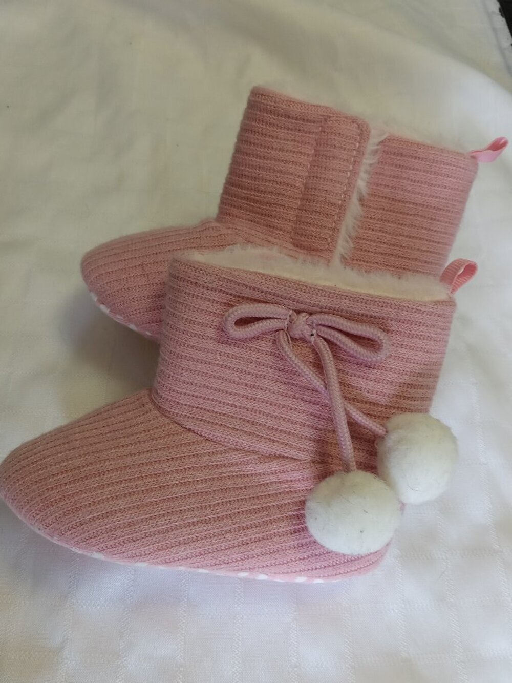 Soft and Comfortable Winter Booties with faux fur and Flexible Soles for Babies